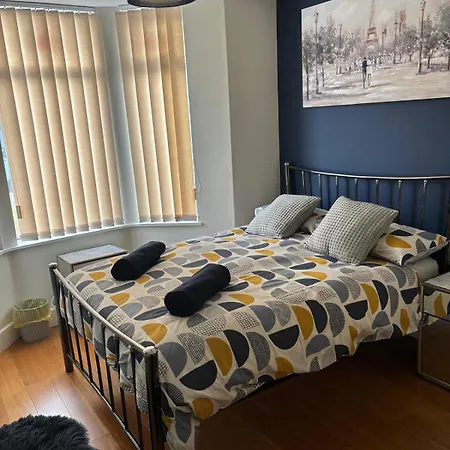 Perfectly Located 2 Bedroom Flat * Bristol