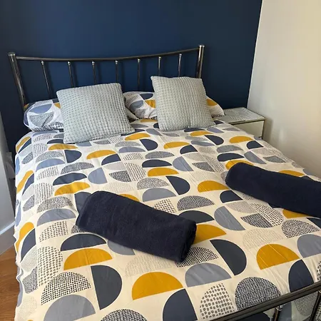 Perfectly Located 2 Bedroom Flat Nyaraló Bristol